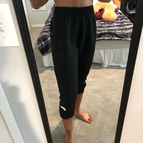 Gymshark Pants - NWOT Cropped Pants